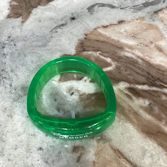 NEW Disney Vacation Club Members DVC Light Up Flashing Bracelet MOONLIGHT MAGIC - Picture 3 of 6